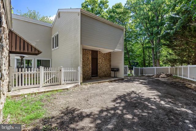 536 HEARTWOOD DR, Cherry Hill, NJ 08003