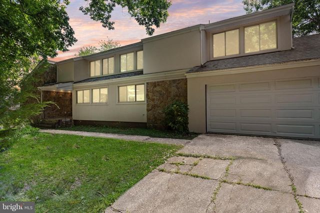 536 HEARTWOOD DR, Cherry Hill, NJ 08003