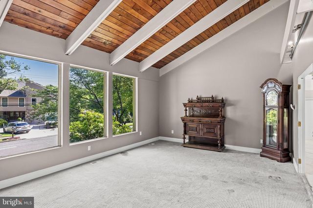 536 HEARTWOOD DR, Cherry Hill, NJ 08003