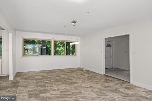 536 HEARTWOOD DR, Cherry Hill, NJ 08003