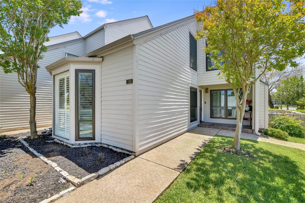 118 World Of Tennis SQ, Lakeway, TX 78738