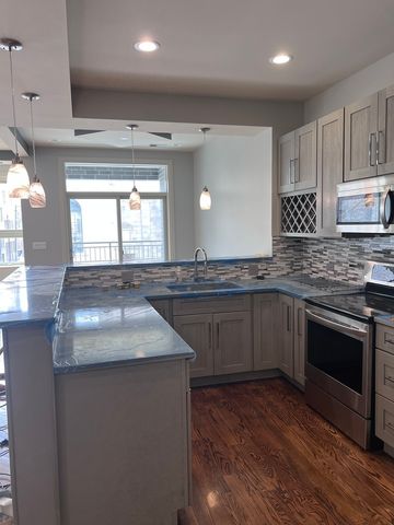 1208 E 64th Street 2E, Chicago, IL 60637