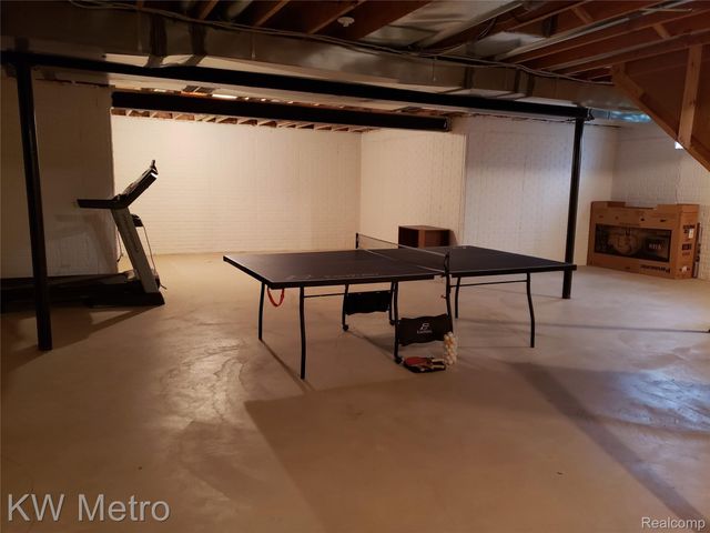 1227 LETICA Drive, Rochester, MI 48307