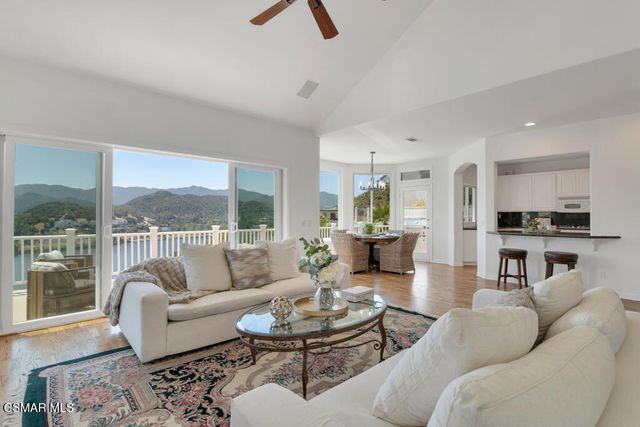 506 Cricketfield Court, Lake Sherwood, CA 91361