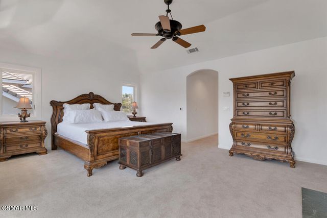 506 Cricketfield Court, Lake Sherwood, CA 91361