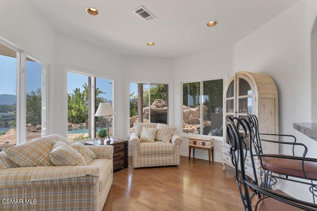 506 Cricketfield Court, Lake Sherwood, CA 91361