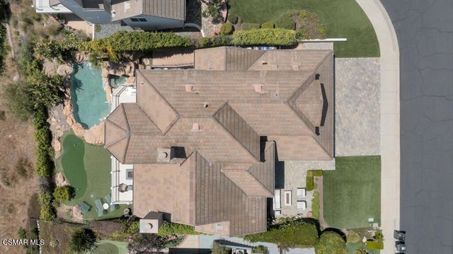 506 Cricketfield Court, Lake Sherwood, CA 91361