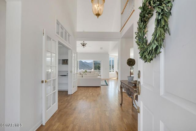 506 Cricketfield Court, Lake Sherwood, CA 91361