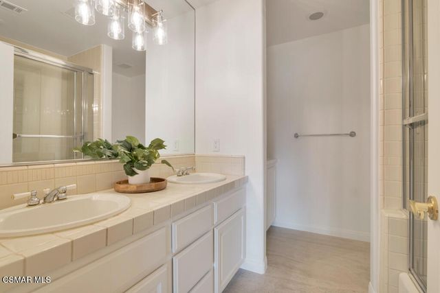 506 Cricketfield Court, Lake Sherwood, CA 91361