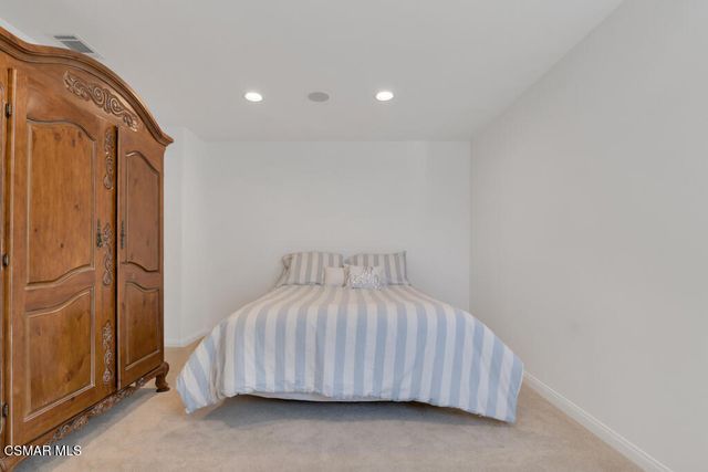 506 Cricketfield Court, Lake Sherwood, CA 91361