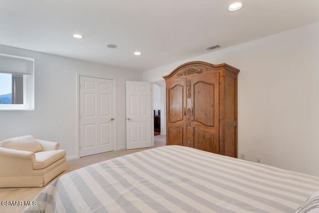 506 Cricketfield Court, Lake Sherwood, CA 91361