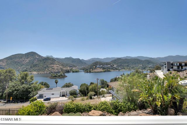 506 Cricketfield Court, Lake Sherwood, CA 91361
