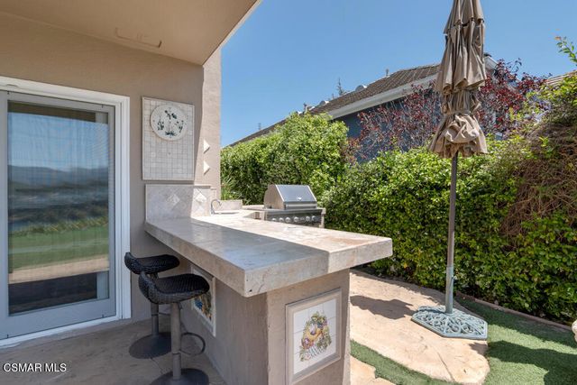 506 Cricketfield Court, Lake Sherwood, CA 91361