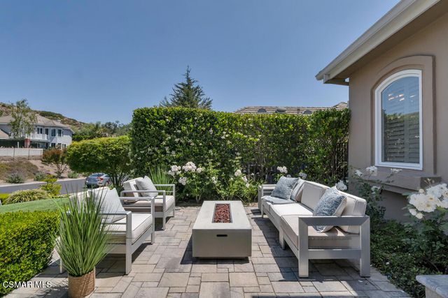 506 Cricketfield Court, Lake Sherwood, CA 91361