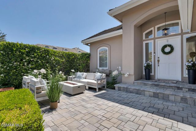 506 Cricketfield Court, Lake Sherwood, CA 91361