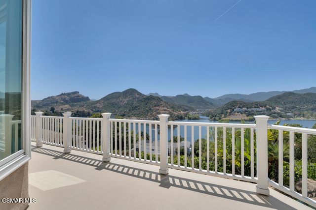 506 Cricketfield Court, Lake Sherwood, CA 91361
