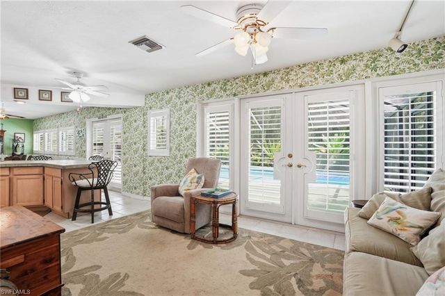 8948 Crest LN, Fort Myers, FL 33907