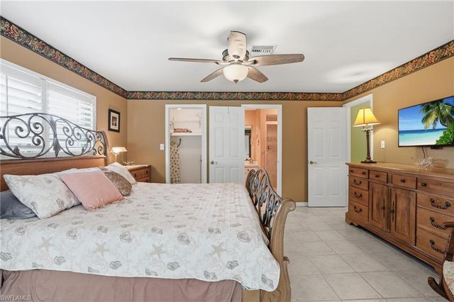 8948 Crest LN, Fort Myers, FL 33907