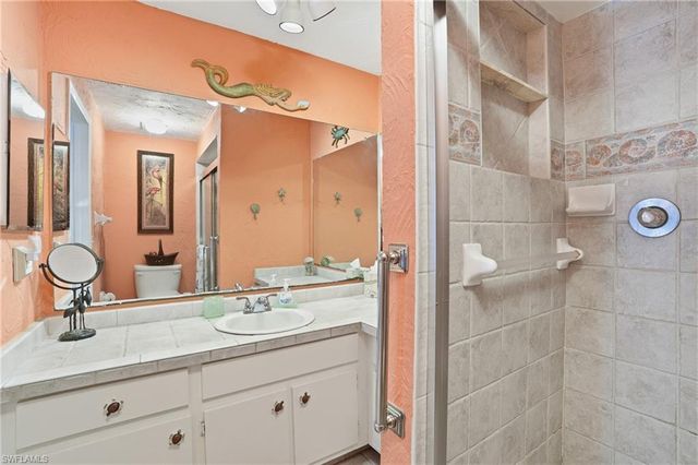 8948 Crest LN, Fort Myers, FL 33907