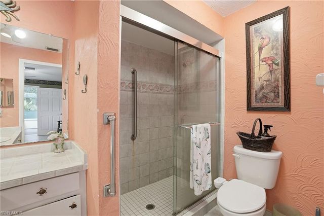 8948 Crest LN, Fort Myers, FL 33907