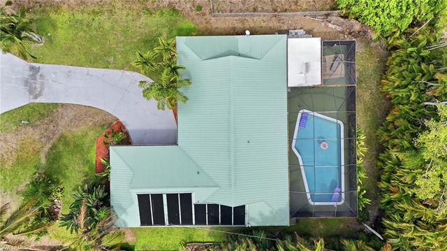 8948 Crest LN, Fort Myers, FL 33907