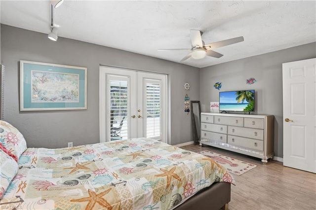 8948 Crest LN, Fort Myers, FL 33907