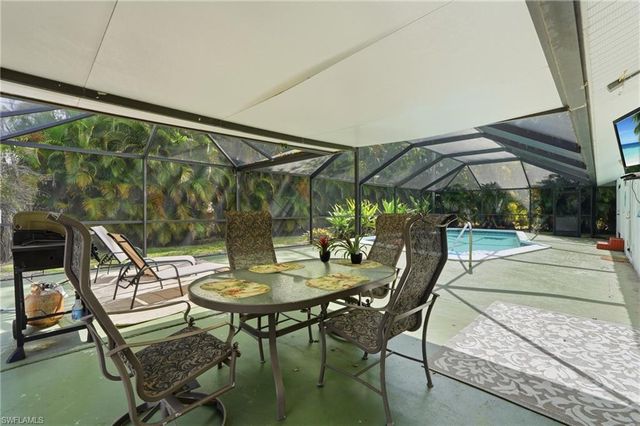 8948 Crest LN, Fort Myers, FL 33907