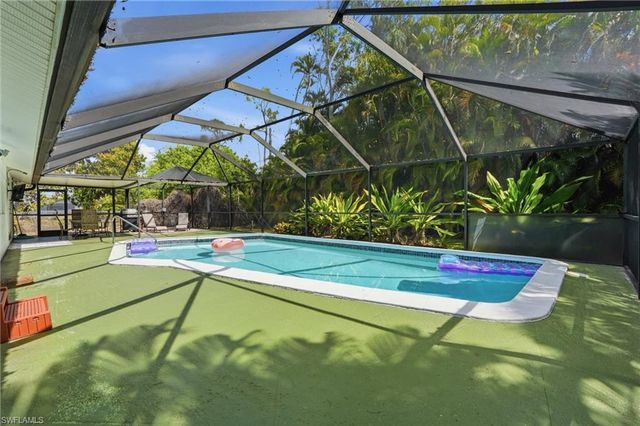 8948 Crest LN, Fort Myers, FL 33907