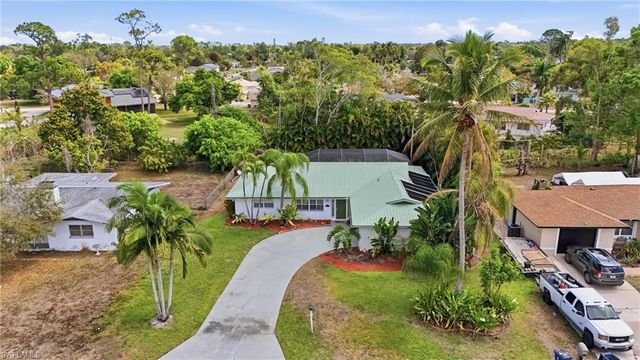 8948 Crest LN, Fort Myers, FL 33907