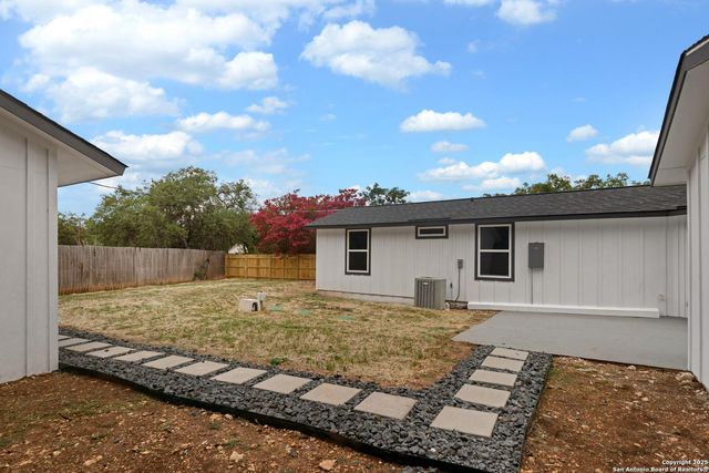 760 Lookout, Canyon Lake, TX 78133