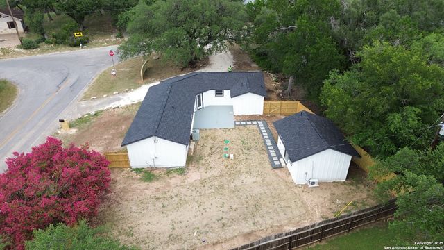 760 Lookout, Canyon Lake, TX 78133