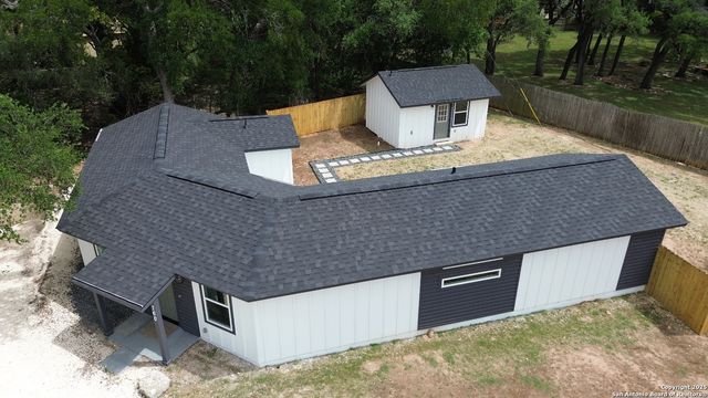 760 Lookout, Canyon Lake, TX 78133