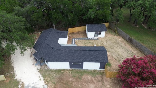 760 Lookout, Canyon Lake, TX 78133