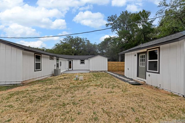 760 Lookout, Canyon Lake, TX 78133
