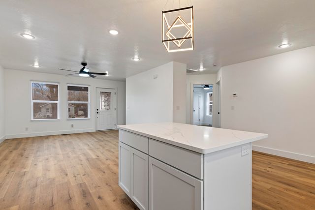 1110 S Hillcrest Avenue, Springfield, MO 65802