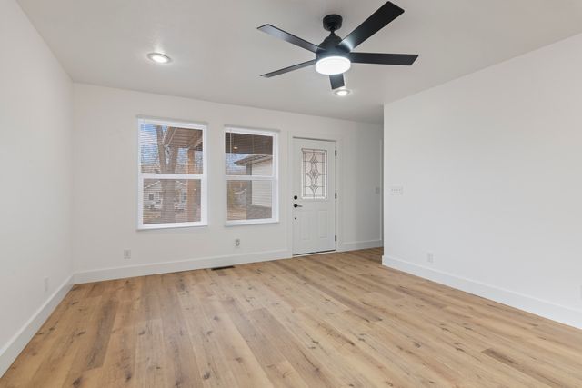 1110 S Hillcrest Avenue, Springfield, MO 65802