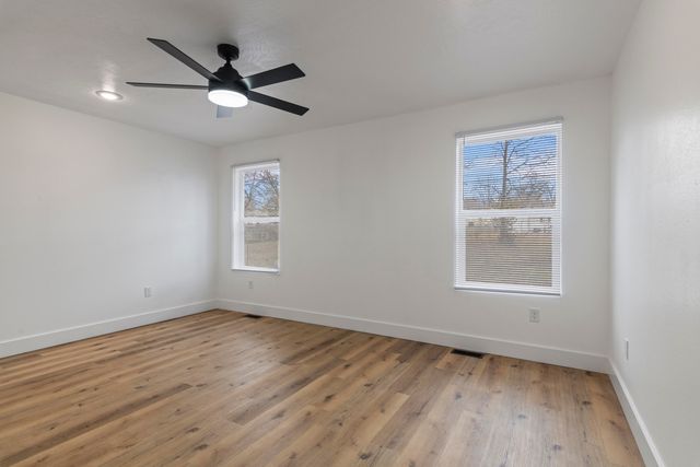 1110 S Hillcrest Avenue, Springfield, MO 65802