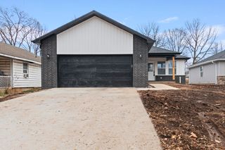 1110 S Hillcrest Avenue, Springfield, MO 65802