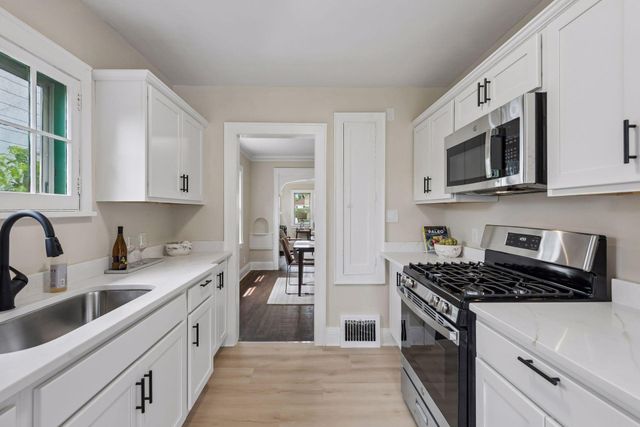 792 Charles Avenue, Saint Paul, MN 55104
