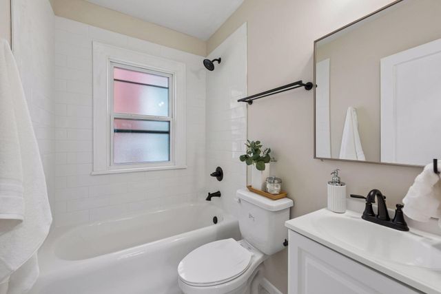 792 Charles Avenue, Saint Paul, MN 55104