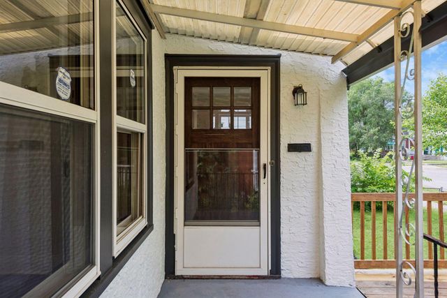 792 Charles Avenue, Saint Paul, MN 55104