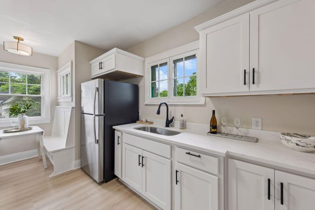 792 Charles Avenue, Saint Paul, MN 55104