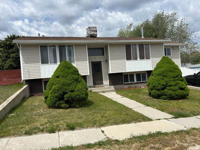 6088 S HAZELHURST DR, Taylorsville, UT 84129