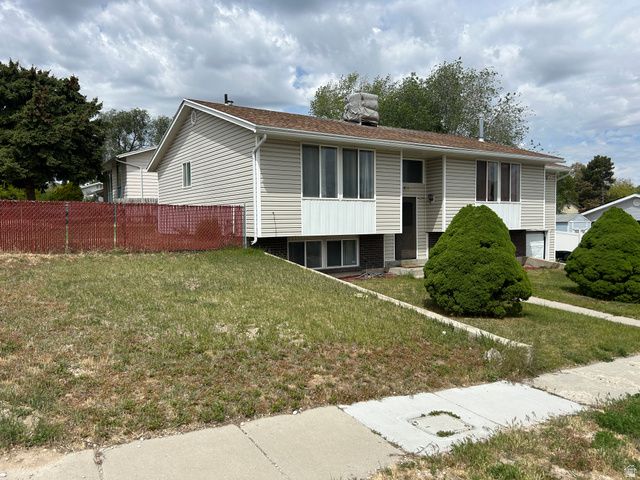 6088 S HAZELHURST DR, Taylorsville, UT 84129