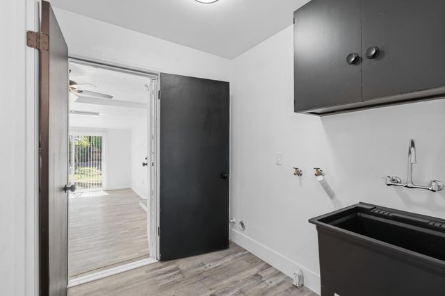 3413 N Millbrook Avenue, Fresno, CA 93726