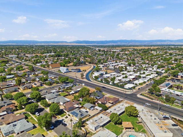 3413 N Millbrook Avenue, Fresno, CA 93726