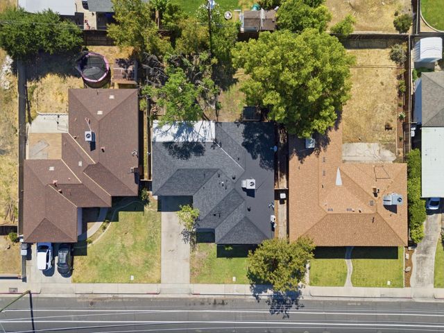 3413 N Millbrook Avenue, Fresno, CA 93726