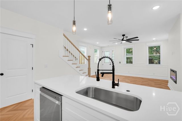 904 E 33rd Street, Savannah, GA 31401