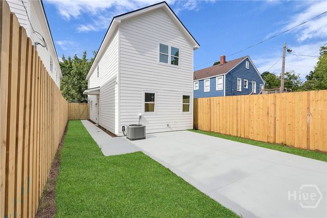 904 E 33rd Street, Savannah, GA 31401