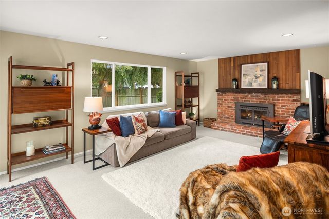 11321 83rd Place NE, Kirkland, WA 98034